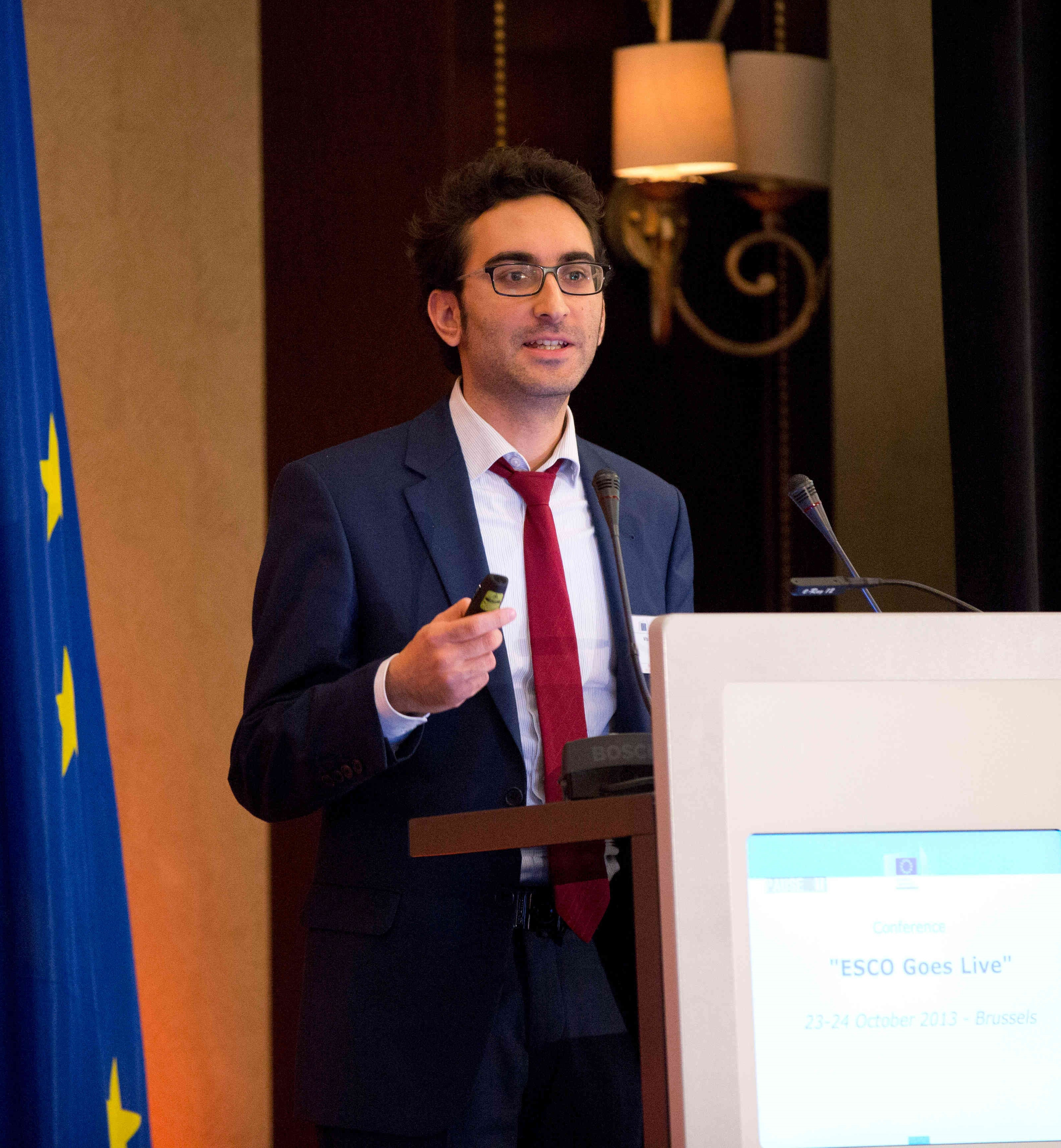 photo of Vito Spinelli presenting ESCO at the ESCO launch conference in Brussels